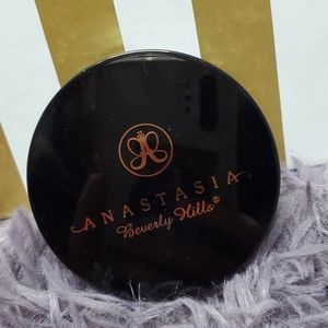 Anastasia Beverly Hills Riviera Illuminator